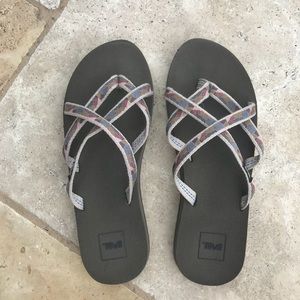 Teva Olowahu Flip Flops